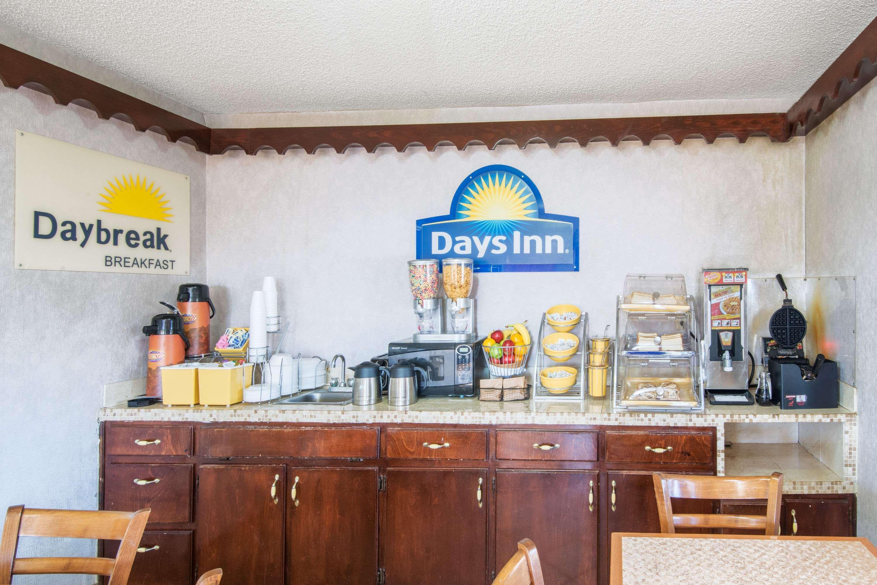 Days Inn By Wyndham Опелика Экстерьер фото